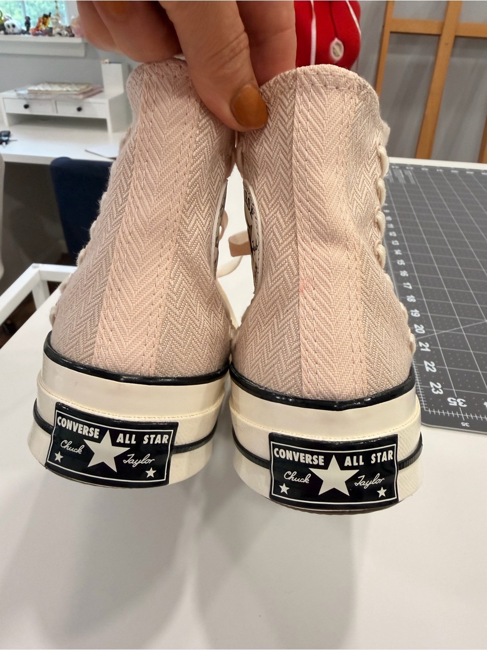 Brand New Converse Chuck Taylor High Tops 70 Size 7.5 Women's Pale Pink - Picture 4 of 6